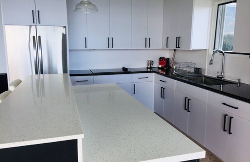 Belmont Villa | Villa Del Mar, 5 bed 5 bath in Belmont Estates, near Longbay & Smugglers cove.