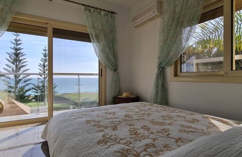 Mazotos Villa | Villa del Mar - Beach Front with private Beach