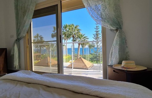 Mazotos Villa | Villa del Mar - Beach Front with private Beach