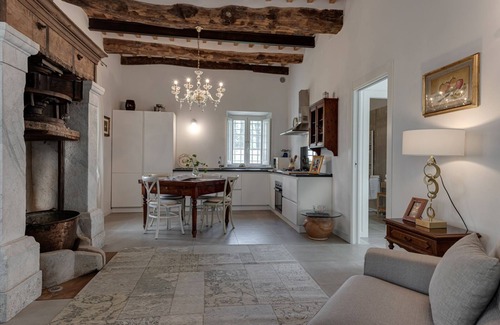Santa Maria del Giudice House | Villa Del Papa