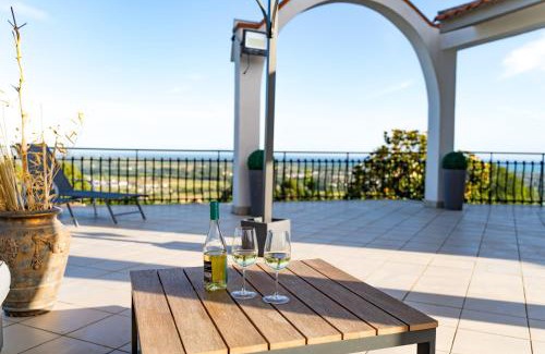 Minturno Villa | Villa del Pino, Terrazza vista Mare