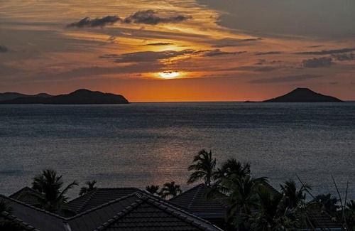 Spanish Town Villa | VILLA DEL SOLE