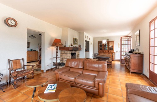 Arthez-d'Asson House | Villa Delb – Mountain View, Private Pool and Wi-Fi