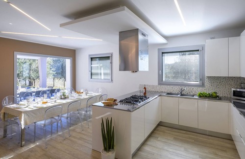 Chiesanuova Villa | Villa Delle Ginestre 9+2, Emma Villas