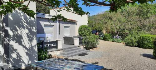 Cessenon-sur-Orb Villa | villa denise 200 m riviere orb