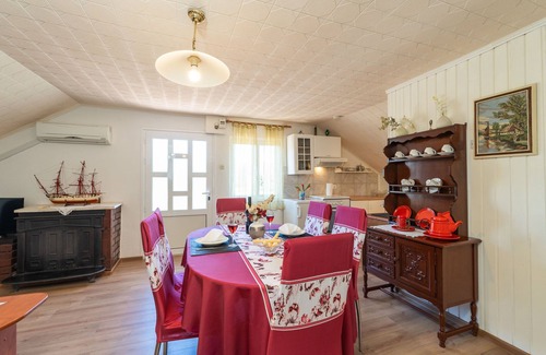 urinici Villa | Villa Desin - Three Bedroom Apartment with Terrace and Garden View