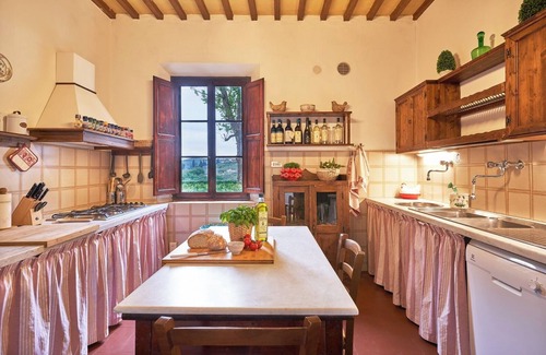 Quarrata Villa | Villa di Lucciano - Authentic & Luxurious Estate