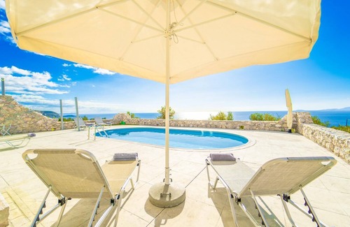 Lefktron Villa | Villa Dioni Thio - Two Bedroom Villa, Sleeps 5