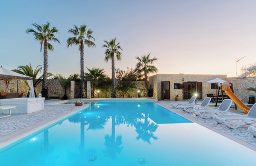 Marina di Mancaversa Villa | Villa Divina with whirlpool and Private Pool