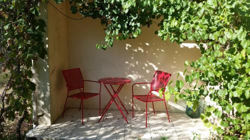 Vernoux-en-Vivarais Villa | Villa Domaine Liberté avec prairie et forêt au bord d'une rivière en Ardèche