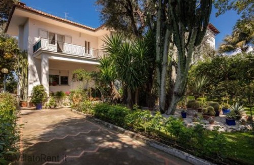 Sorrento City Centre Villa | Villa Donna Elisa, appartmento in villa, Sorrento centro frontemare