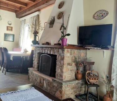 Polidrosos Apartment | Villa Dorothy360