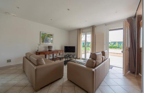 Belleville Villa | Villa du Lac des Sablons