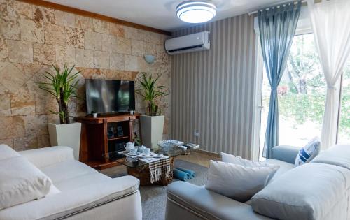 Barrio La Fortaleza Vieja Villa | Villa Dylan Samana, 3Br with pool