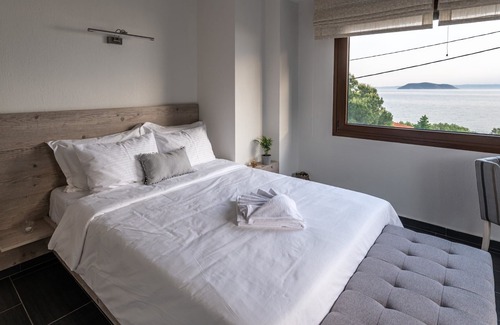Paradhisos Villa | Villa Efmaria by TravelPro Services