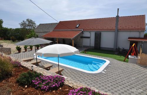 Imotski Villa | Villa Ela, holiday home with heated pool