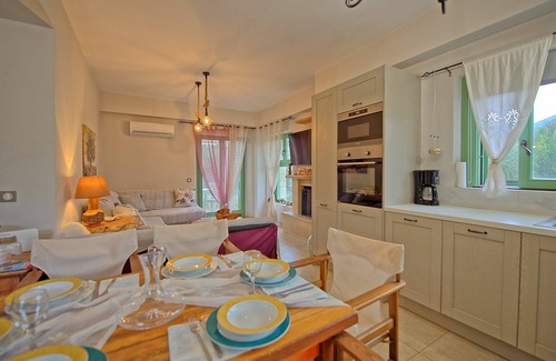 Almiros Beach Villa | Villa Elais – Vacation villa with private pool in Corfu, Greece