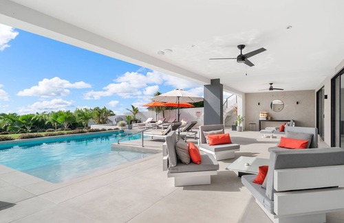 Weston Villa | Villa Elan - A Contemporary Style Villa