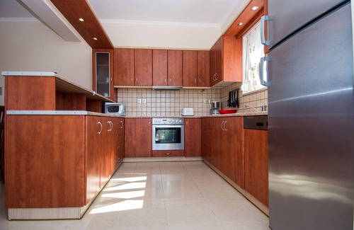 Lakithra Villa | Villa Eleftheria: 4 bedrooms for up to 9 adults, pool and outstanding 180° views
