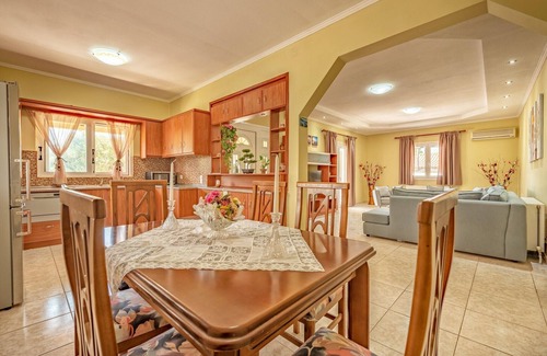 Agrilia Villa | Villa Eleon with private pool, BBQ and beautiful garden.