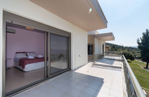 Neos Marmaras Villa | Villa Elia: seaside villa near Elia beach Chalkidiki