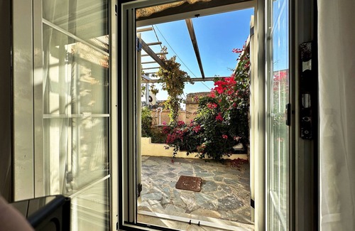 Papadhianika Apartment | Villa Elika - Authentic Venetian Villa with Sea View