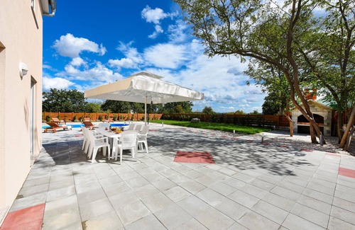 Donje Rastane Villa | Villa Elm, 3 bedrooms, 2 bathrooms, private pool, large garden, wi-fi, privacy