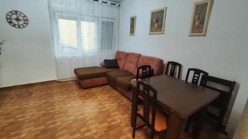 Ramales de la Victoria Apartment | Villa Elmade
