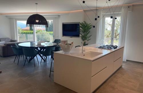 Gardone Riviera Apartment | Villa Elvira