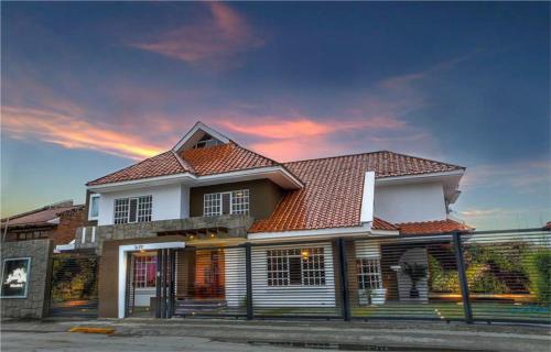 Huayna-Capac House | Villa Emilia Hostal