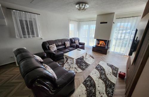 Pleshinë Villa | Villa Ensari Jezerc