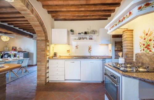 Vertine Villa | "Villa Erbolino" with Private Garden, Outdoor Stone Bathtub & Wi-Fi