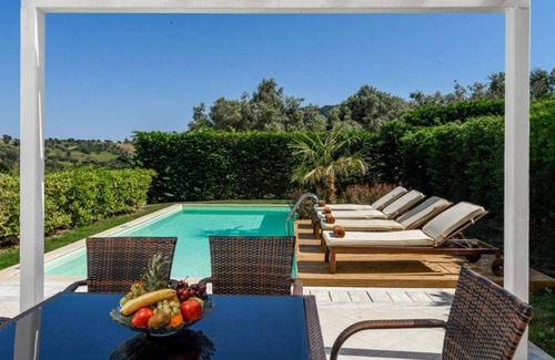 Paliouri Villa | Villa Ermioni by Fantasia Villas
