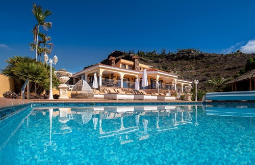 Monte Leon Villa | VILLA-VISTA-MAR with guest house