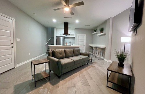 Brownsville Condo | Villa Escondida #2 -2BD- Straight Shot to SpaceX!