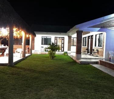 Monte Gordo House | Villa Esmeralda del Mar