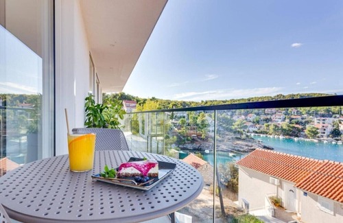 Cove Basina (Jelsa) Villa | Villa Estate da Noi - Four bedroom villa with indoor pool