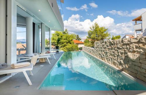 Cove Basina (Jelsa) Villa | Villa Estate Da Noi