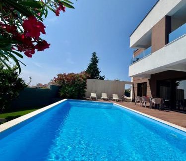Novalja Villa | Villa Estate