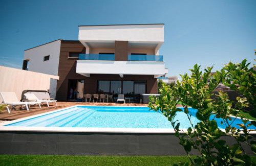 Novalja Villa | Villa Estate