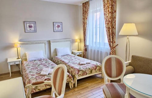 Piastow Hotel | Villa Estera - Hotel & Restauracja