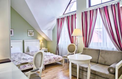 Piastow Hotel | Villa Estera - Hotel & Restauracja