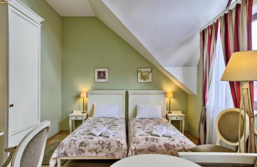 Piastow Hotel | Villa Estera - Hotel & Restauracja