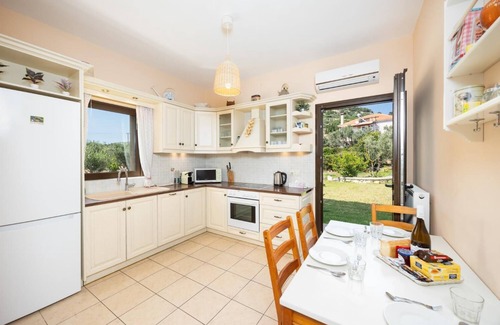 Sarlata Villa | Villa Eufrosini - Three Bedroom Villa, Sleeps 8