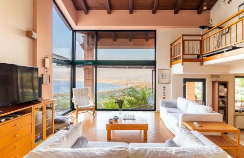 Linoperamata Villa | Villa Evakri with Private Swimming Pool BBQ