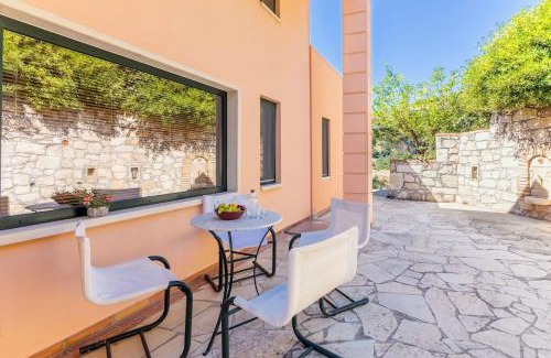 Linoperamata Villa | Villa Evakri with Private Swimming Pool BBQ