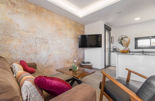 Los Montesinos Villa | Villa 'Exclusive Modern' with Lake View, Wi-Fi and Air Conditioning