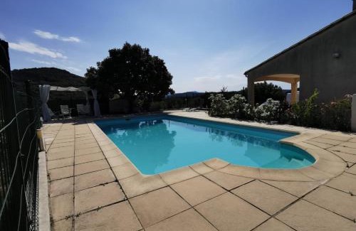 Saint-Jean-du-Pin Villa | VILLA FAMILIALE, PISCINE, VUE IMPRENABLE -en été la location est de samedi à samedi-