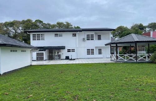Paramaribo Villa | Villa Famirie 8-10 people