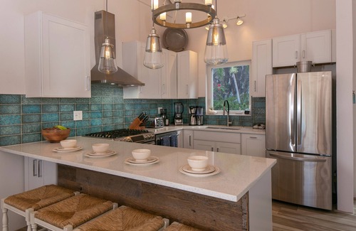 Estate Carolina House | Villa FantaSea - Modern, 2 King Suites w/Pool